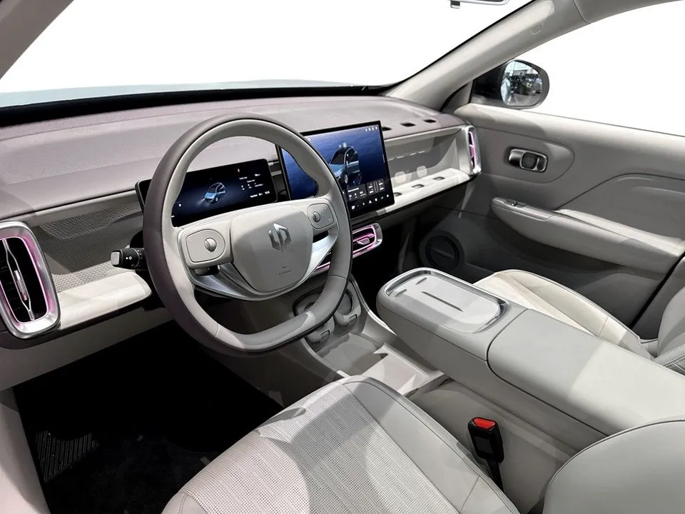 Vehicle image 7