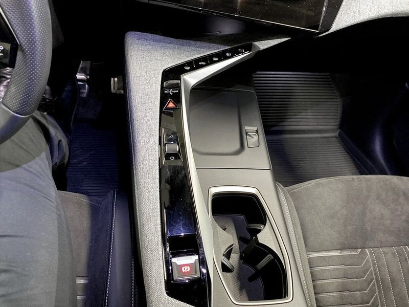 Peugeot e-3008 bild 12