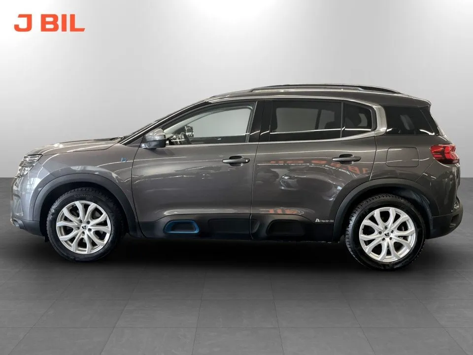 Vehicle image 19