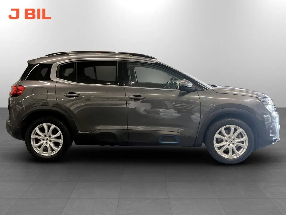 Vehicle image 20