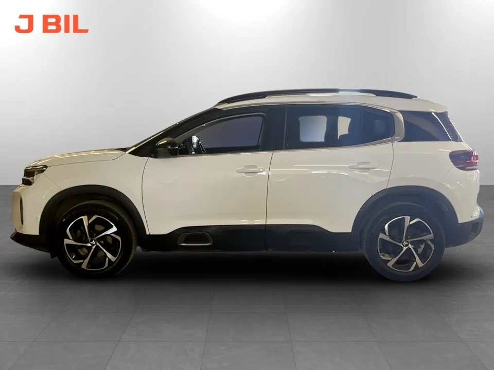 Vehicle image 18