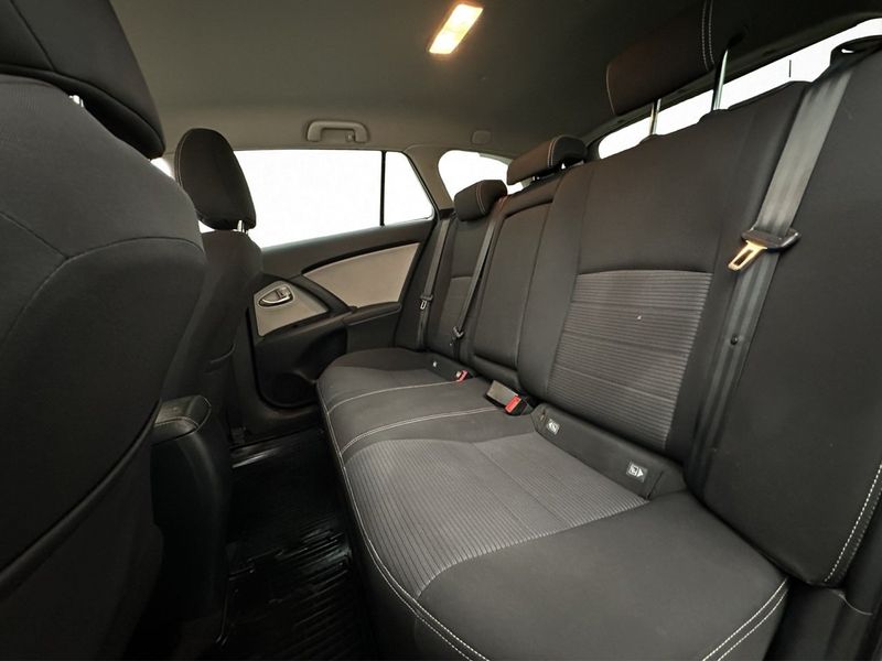 Toyota Avensis bild 16