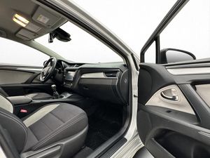 Toyota Avensis bild 15