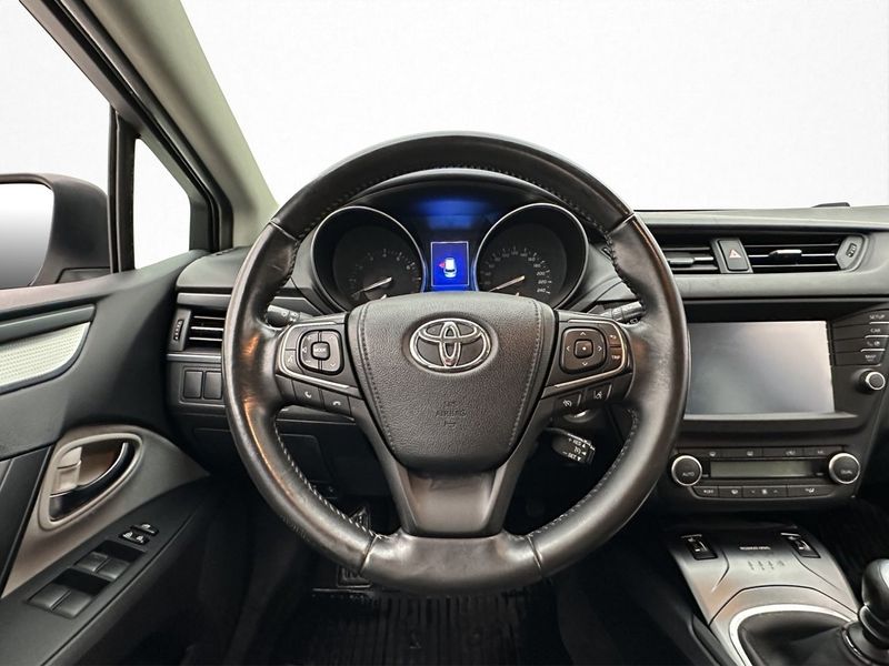Toyota Avensis bild 13