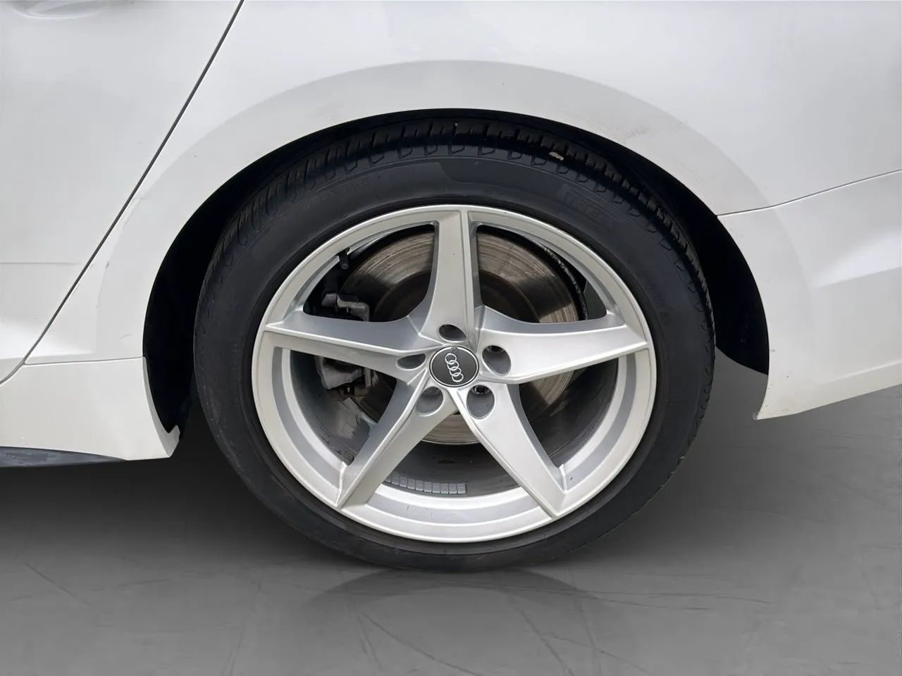 Vehicle image 30