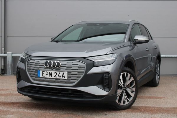 Audi Q4 e-tron 40 e-tron Adaptiv farth/ Matrix LED/ Komfort nyckel - 2023