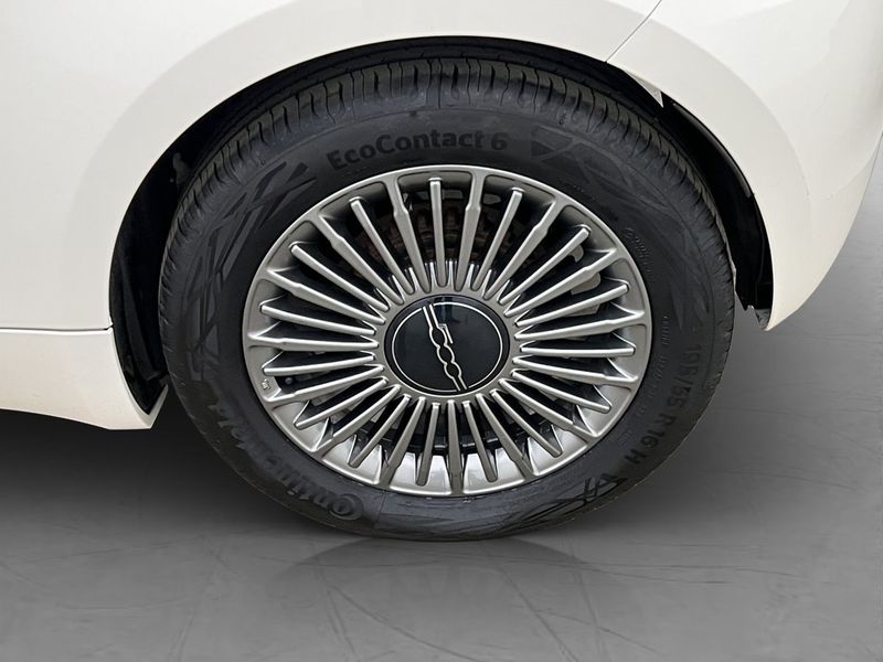 Fiat 500e bild 30