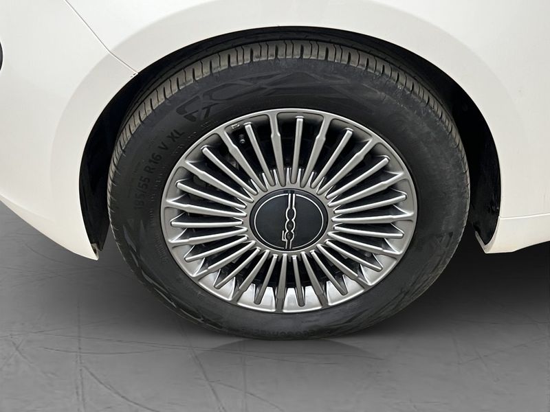 Fiat 500e bild 29