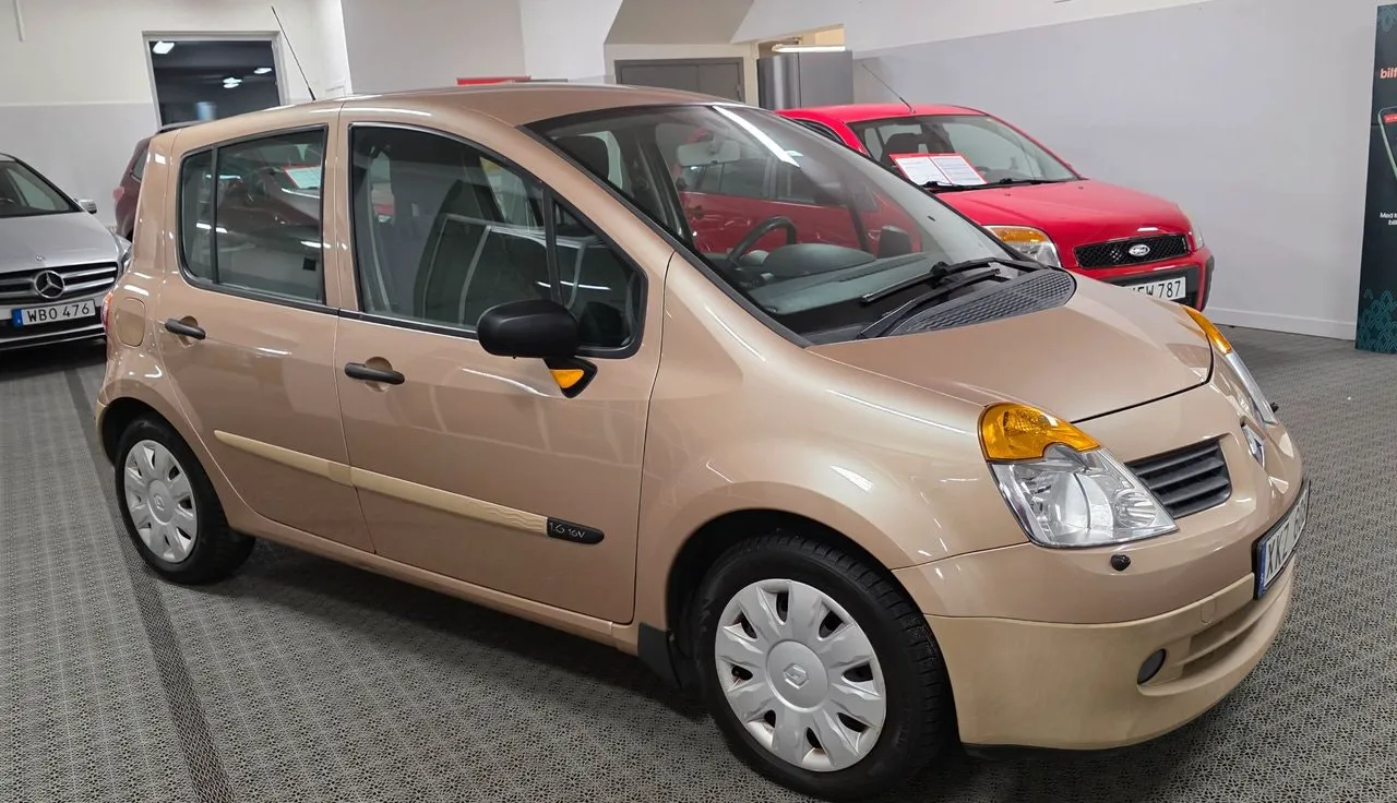 Vehicle image 6
