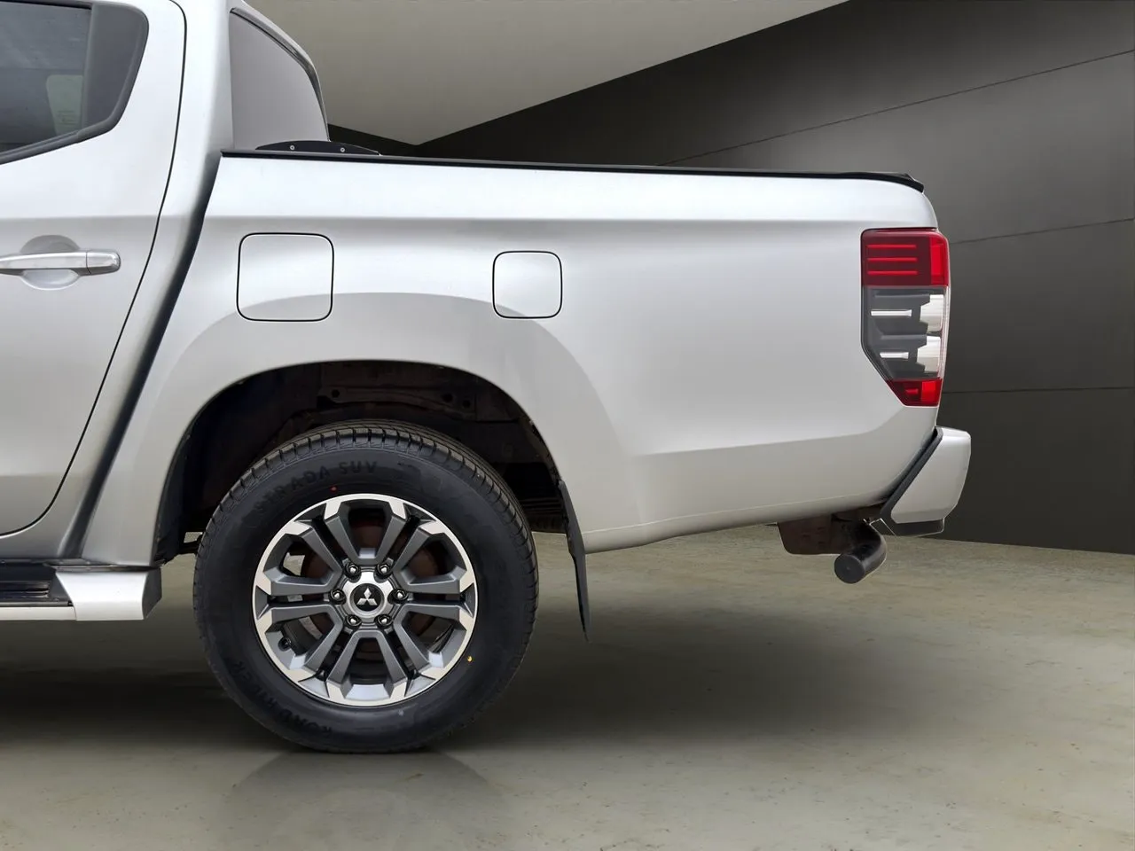 Vehicle image 32