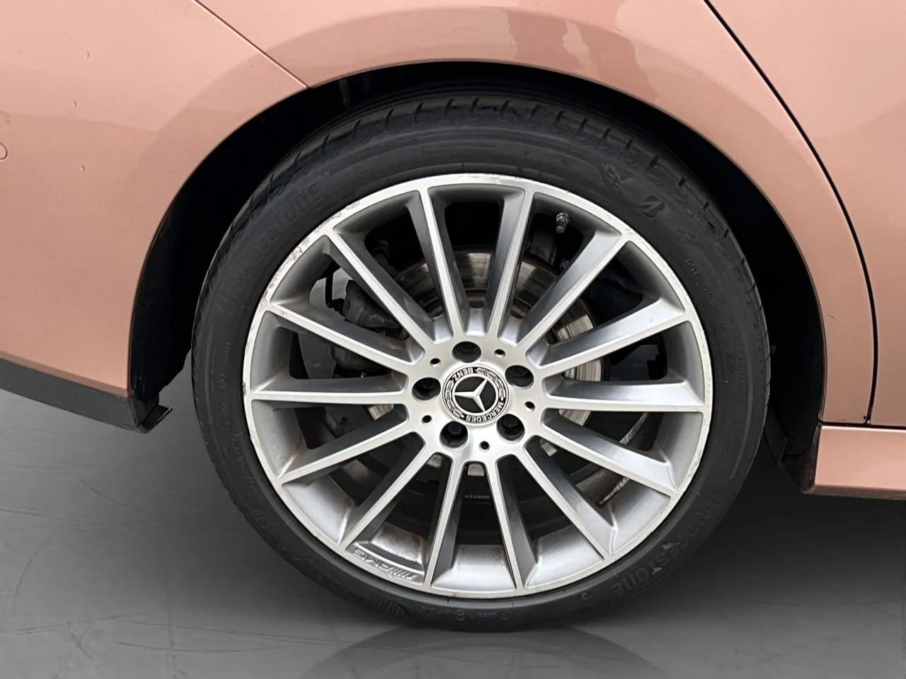 Vehicle image 32