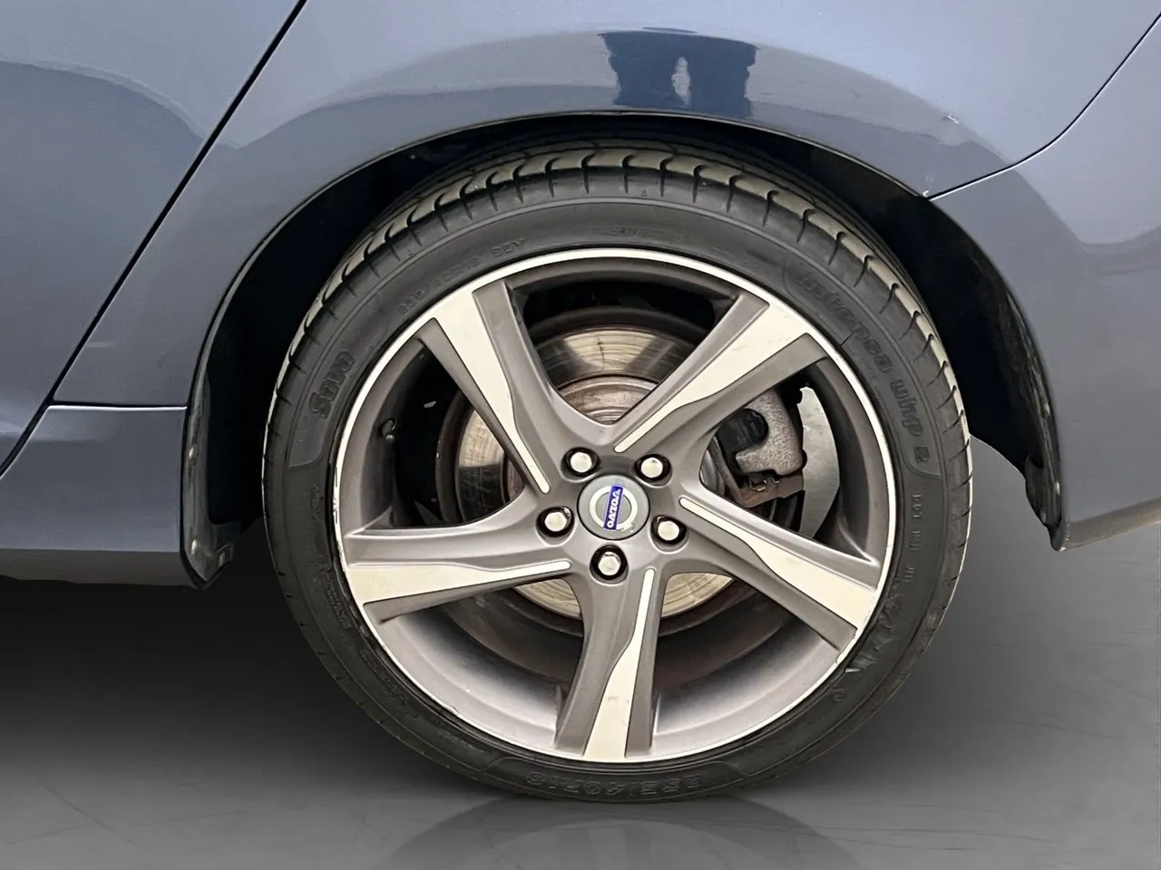 Vehicle image 25