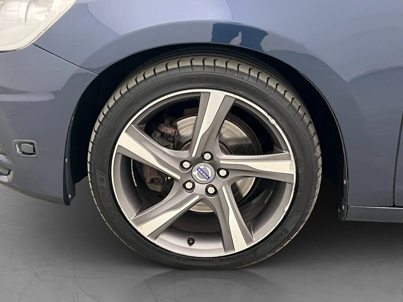 Vehicle image 24