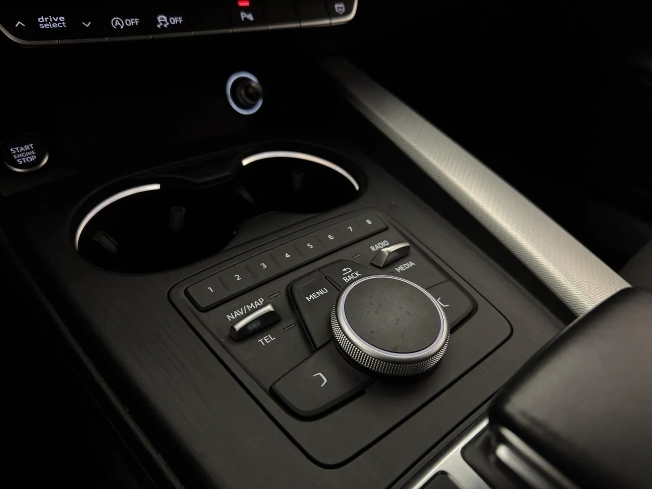 Vehicle image 21