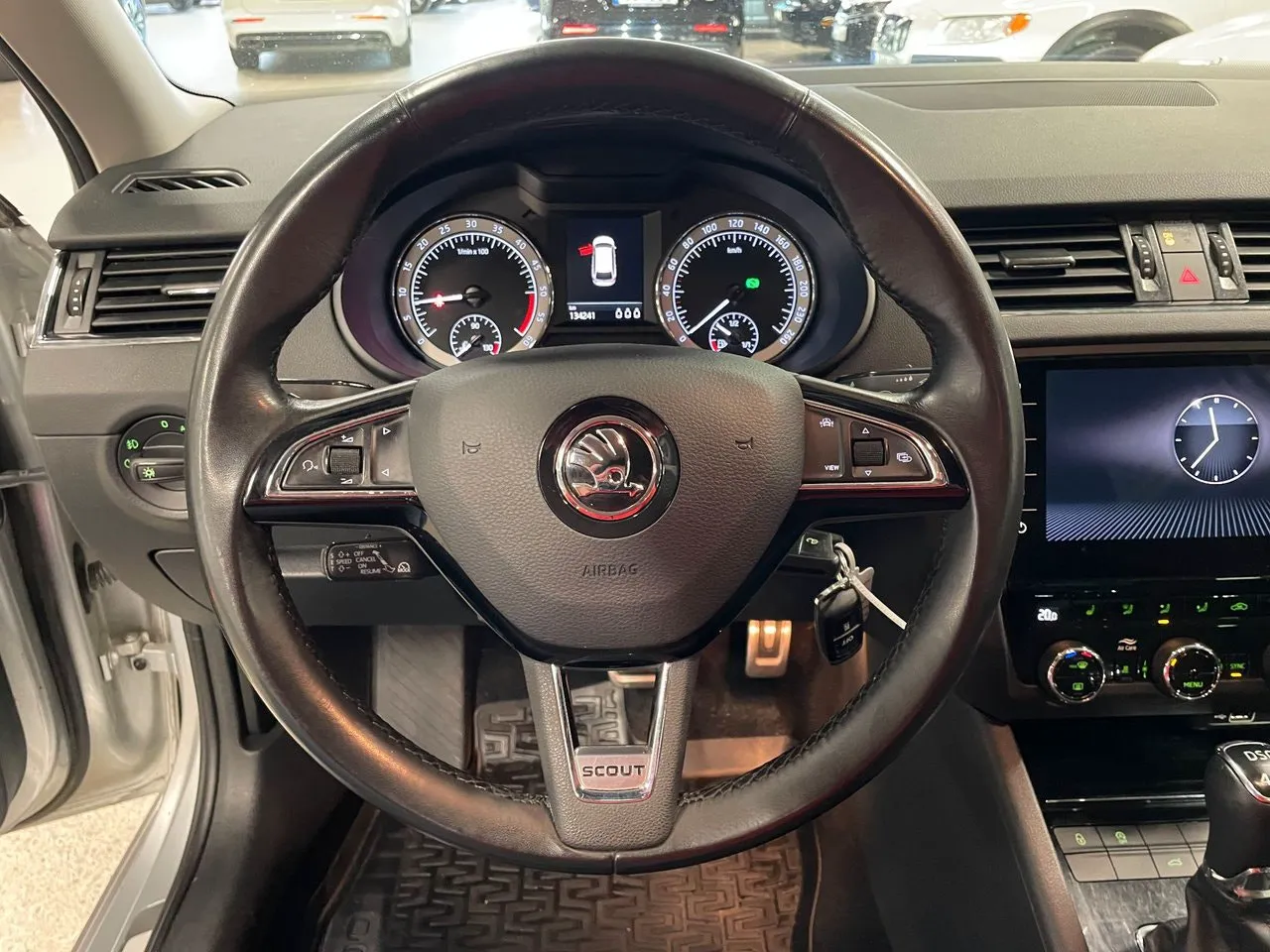 Vehicle image 6