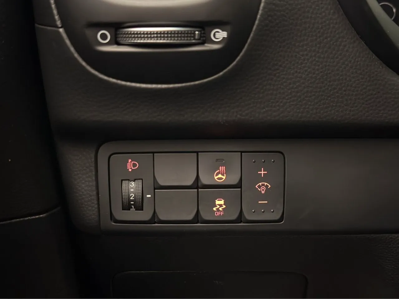 Vehicle image 24