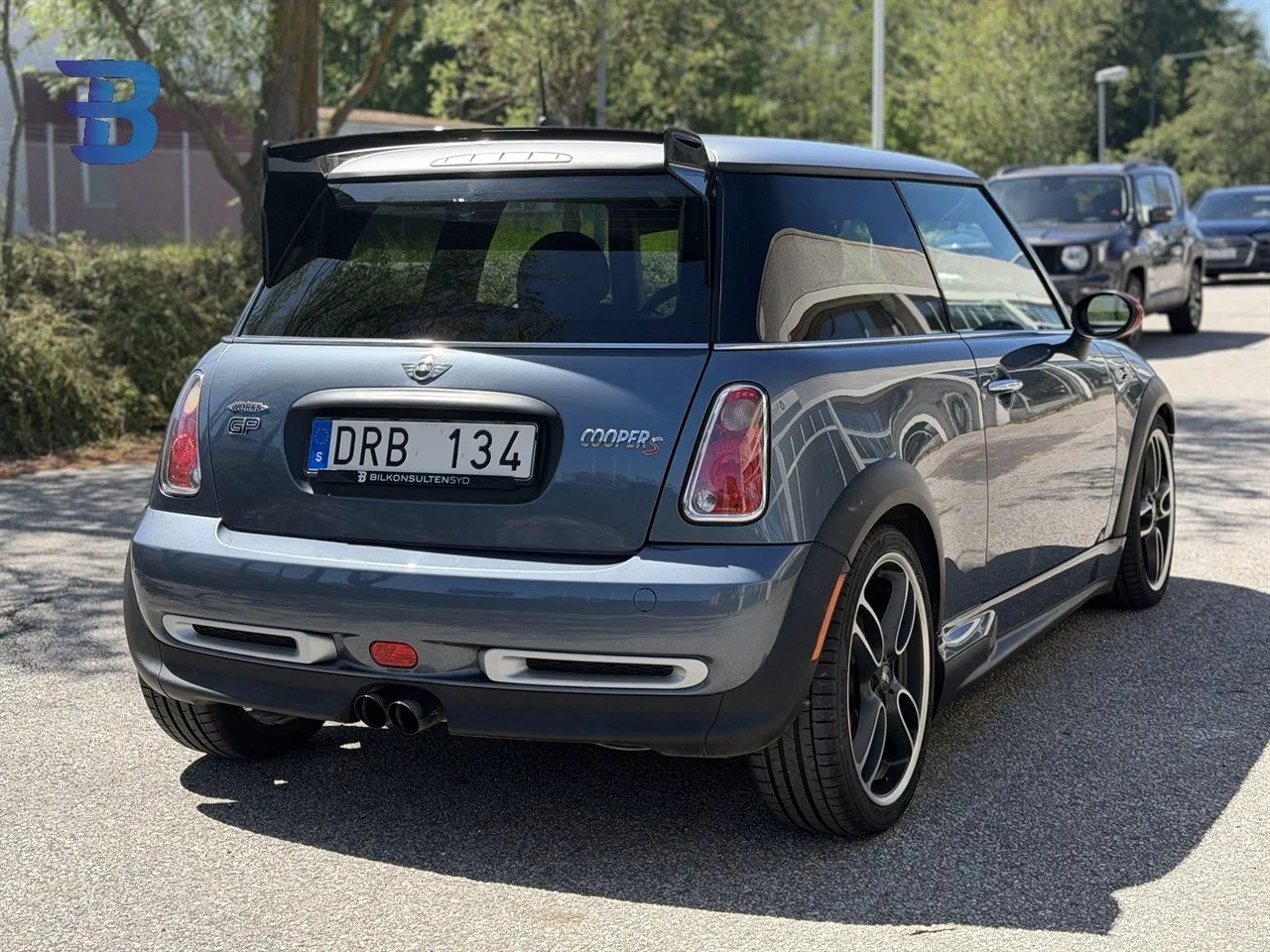 Vehicle image 22