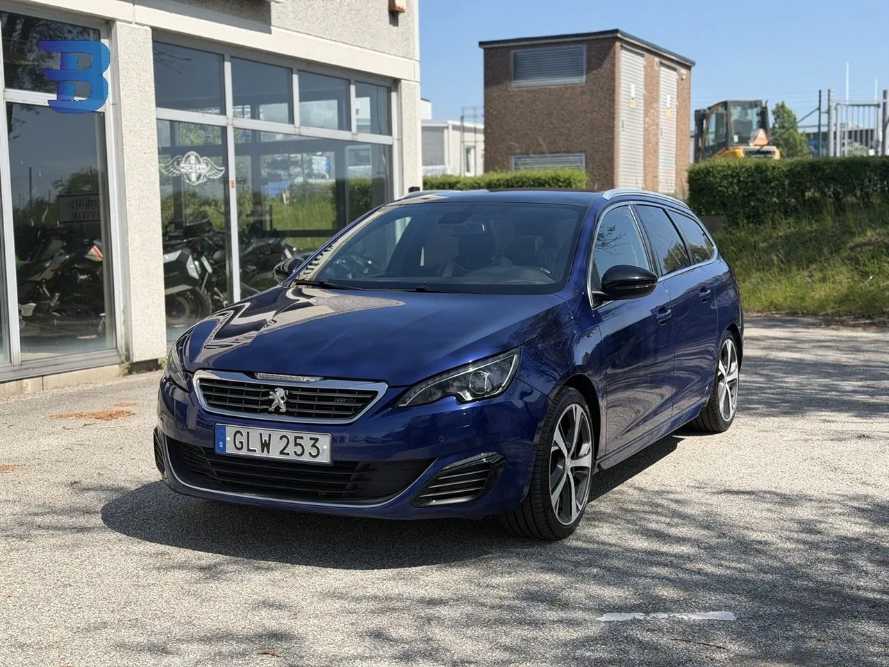Vehicle image 2
