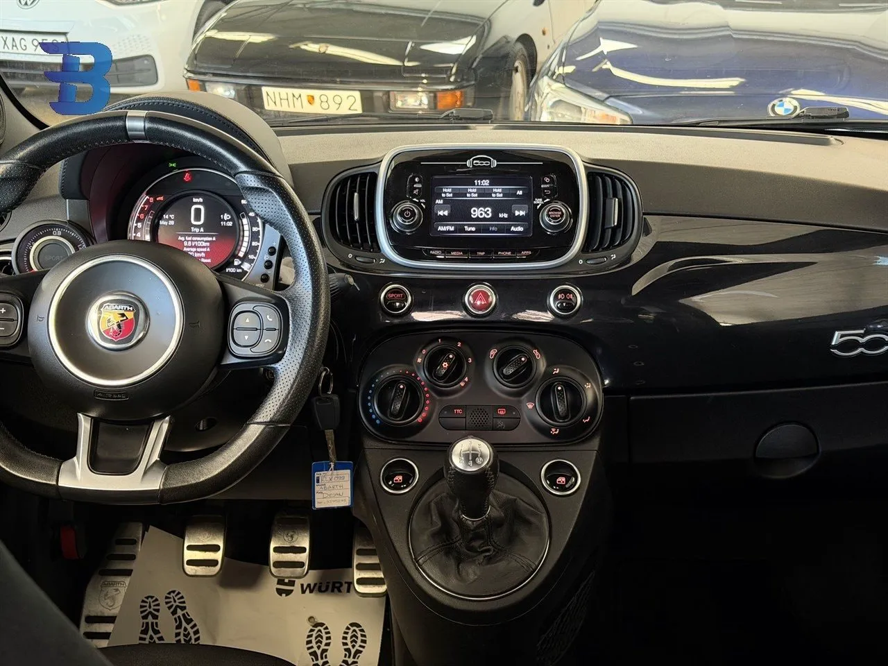Vehicle image 11