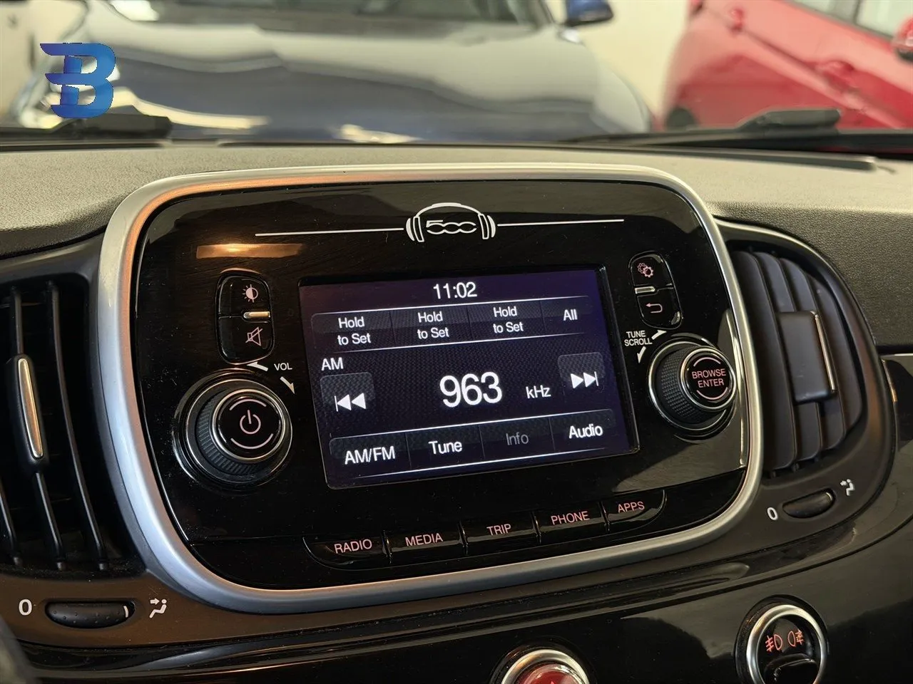 Vehicle image 14