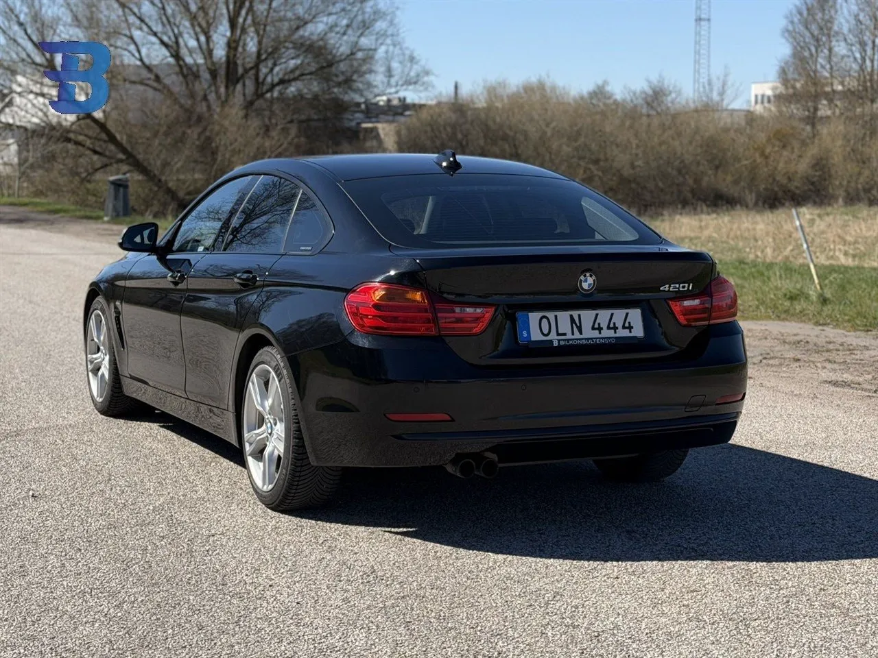 Vehicle image 17