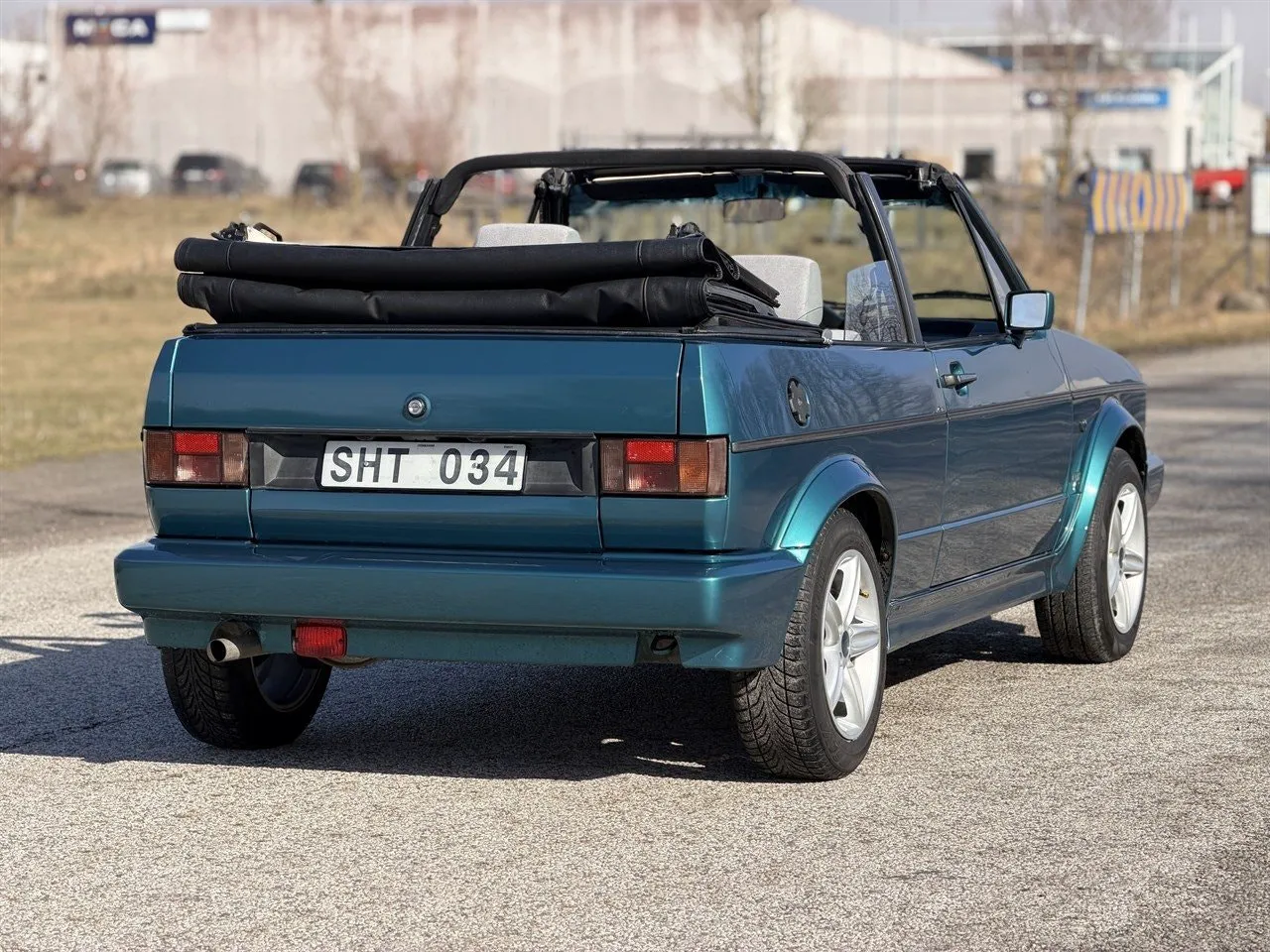 Vehicle image 20