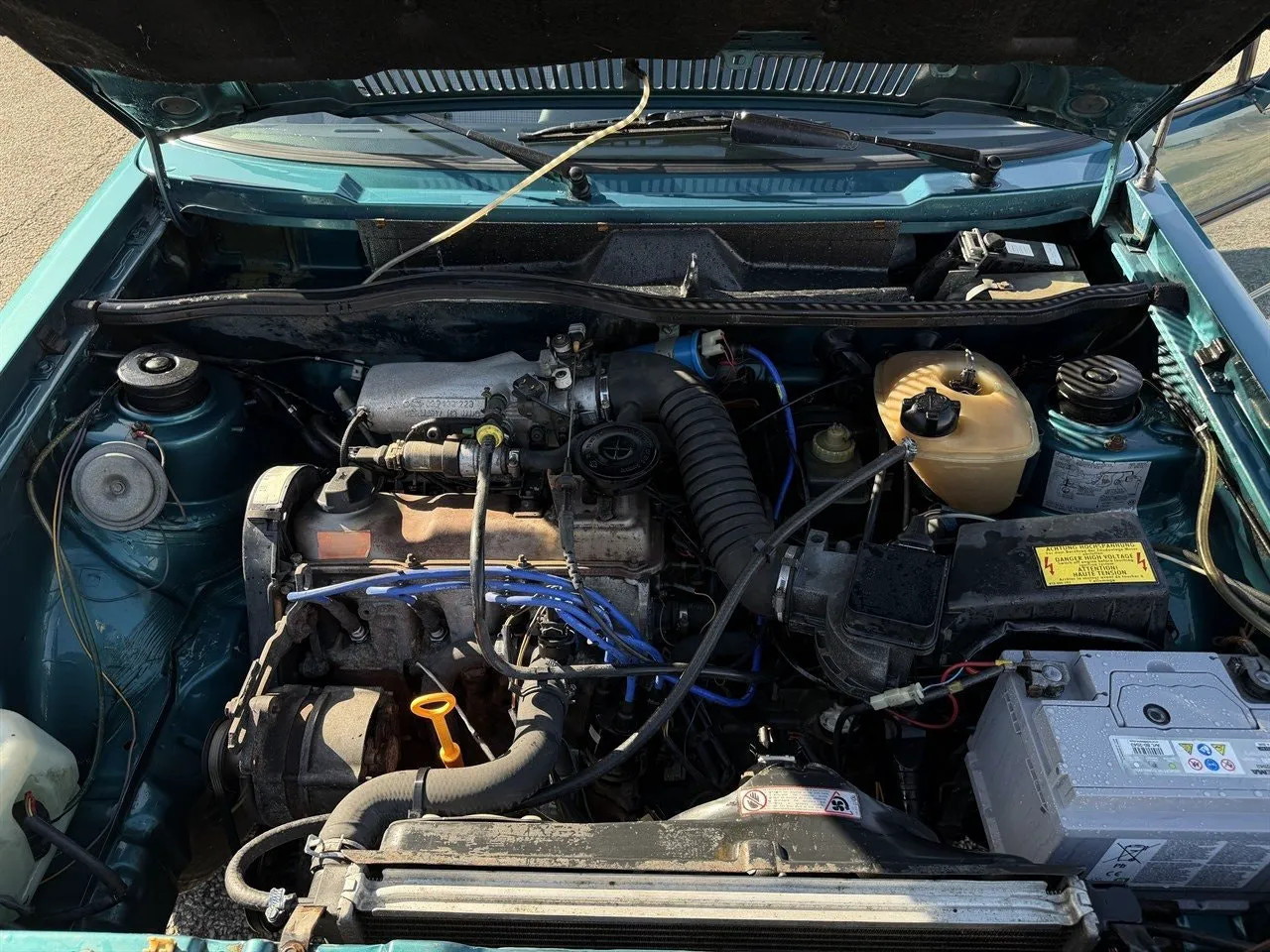 Vehicle image 16