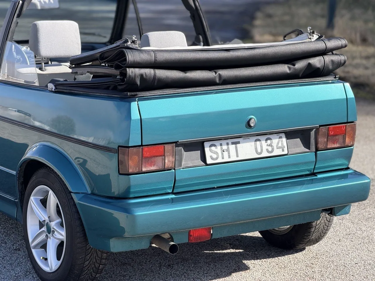 Vehicle image 18
