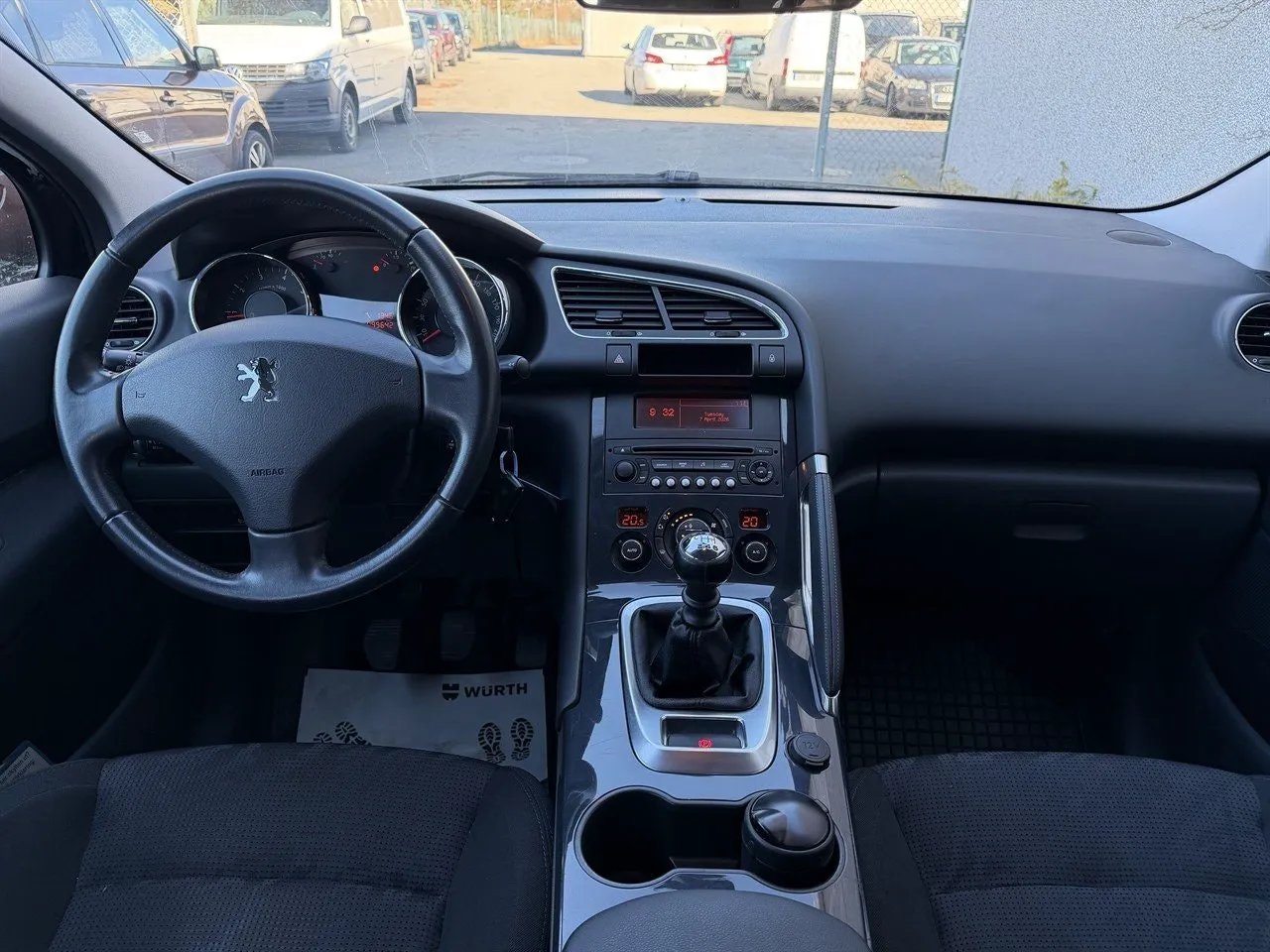 Vehicle image 7