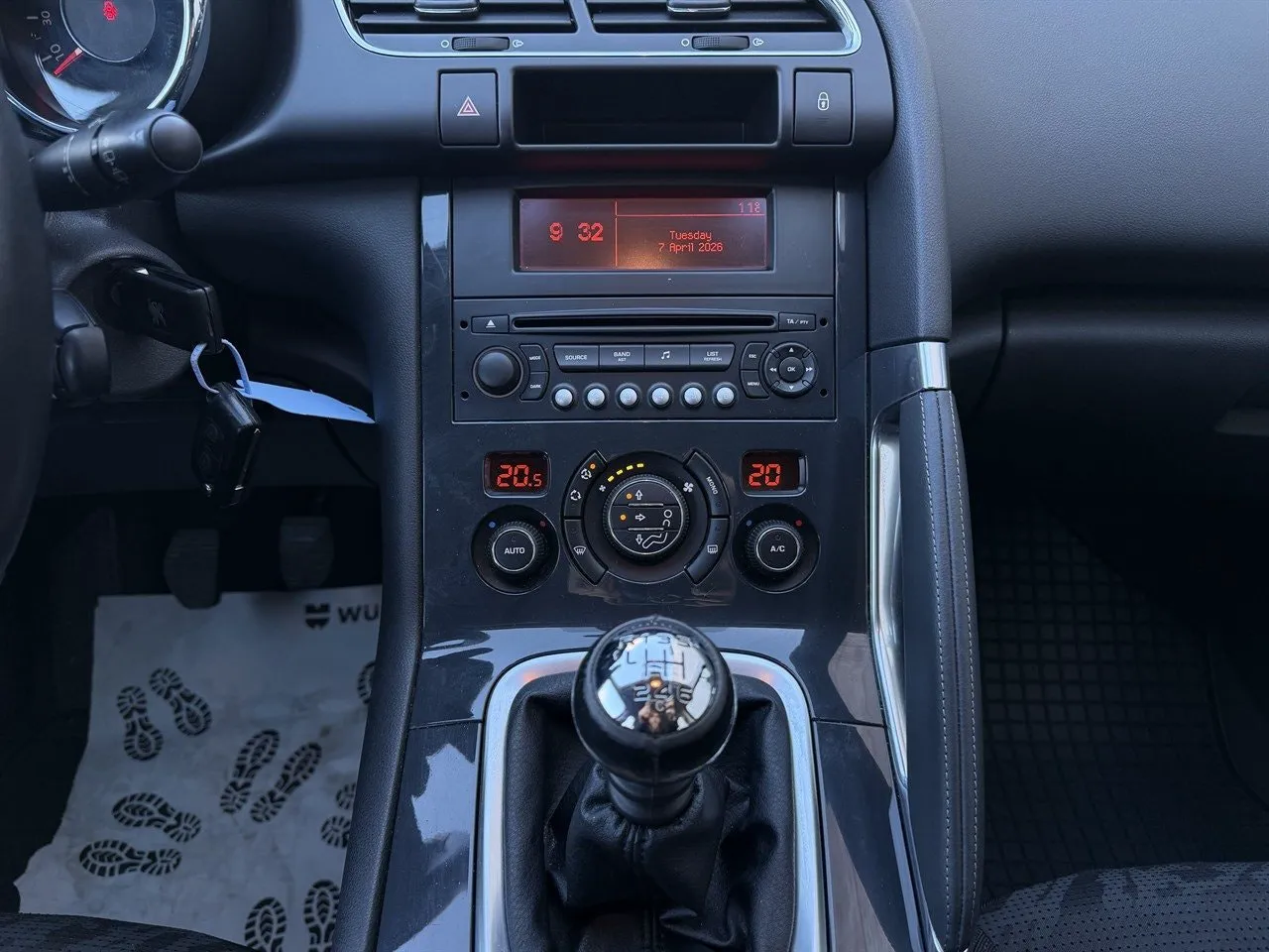 Vehicle image 8