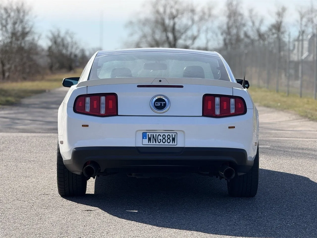 Vehicle image 14