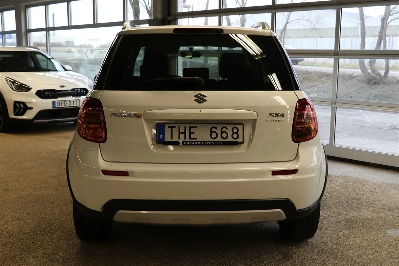 Vehicle image 13