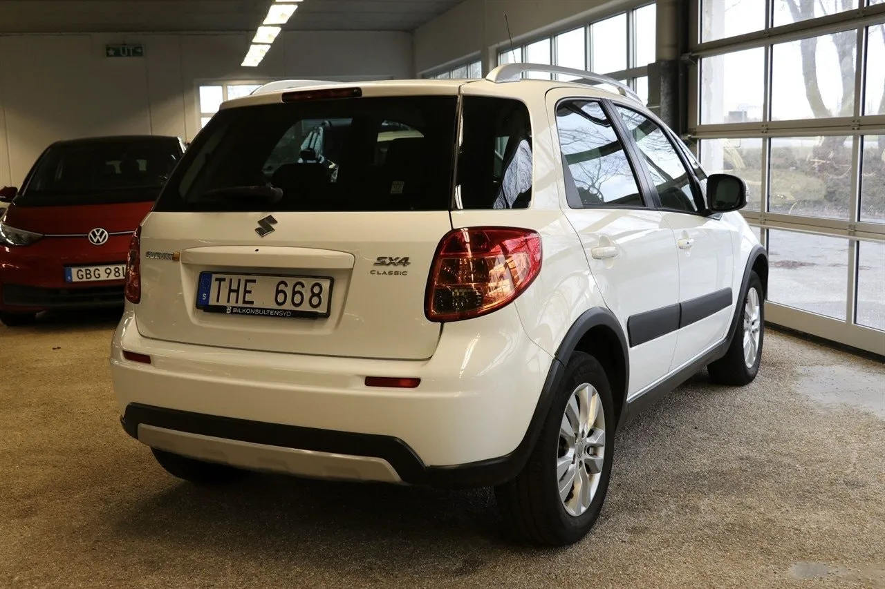 Vehicle image 14