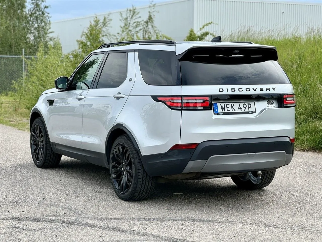 Vehicle image 17
