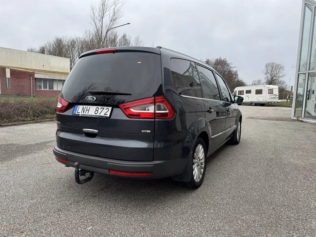 Vehicle image 14