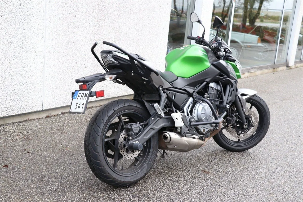 Vehicle image 7