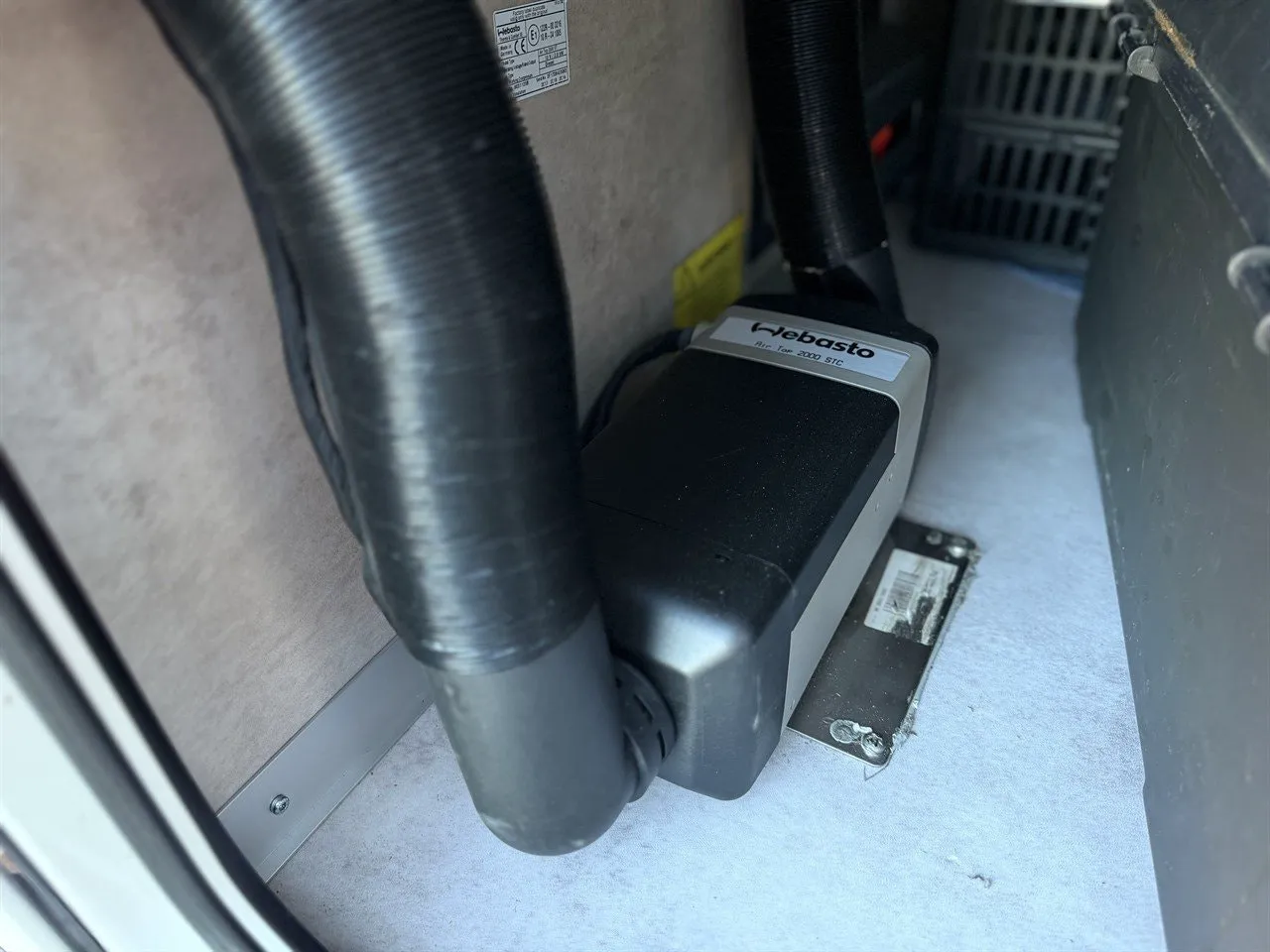 Vehicle image 25