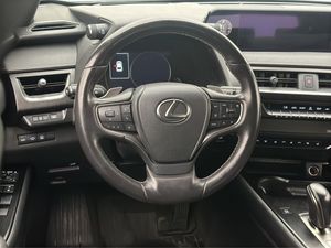Lexus UX bild 13