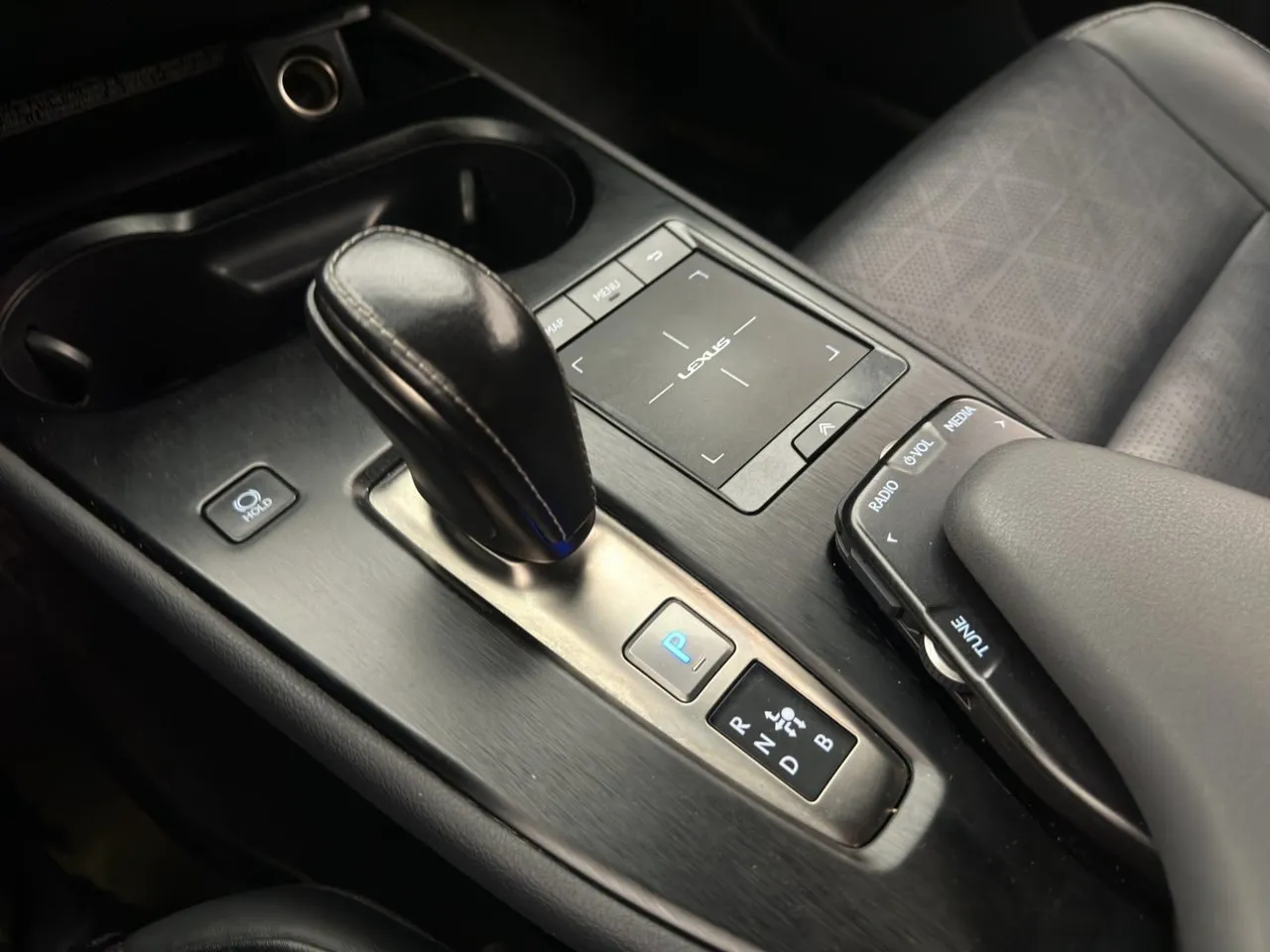Vehicle image 23