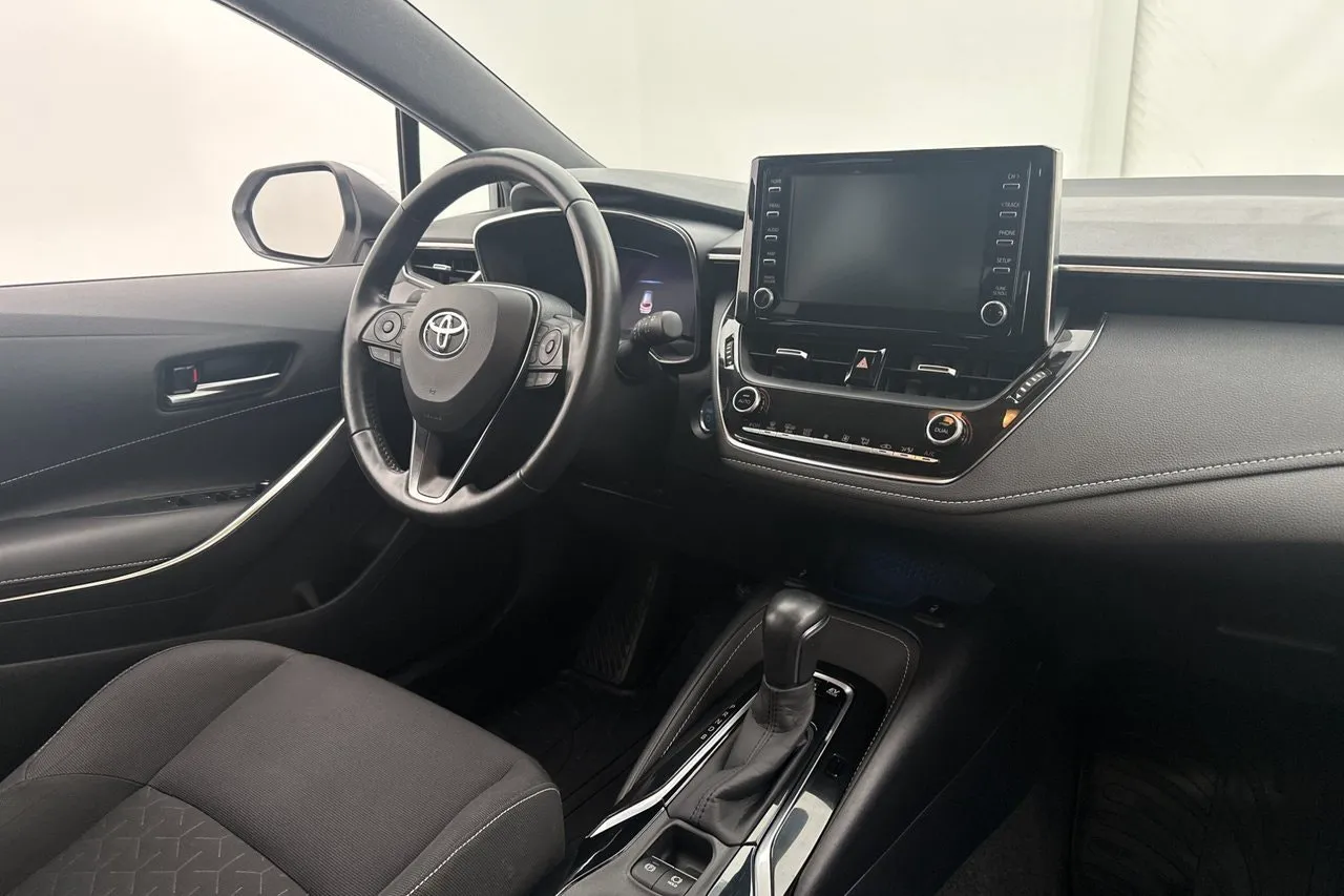 Vehicle image 25