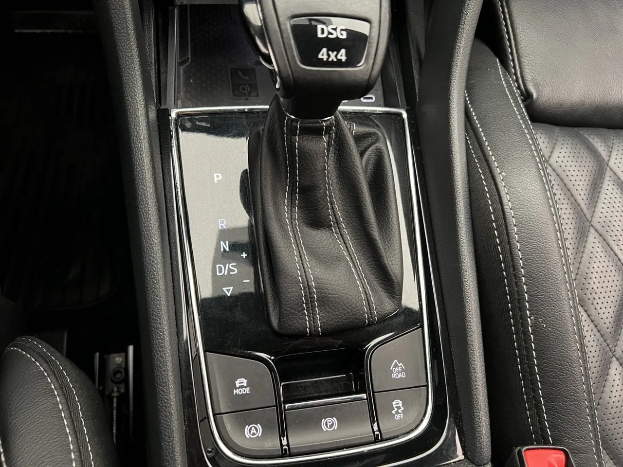 Vehicle image 26