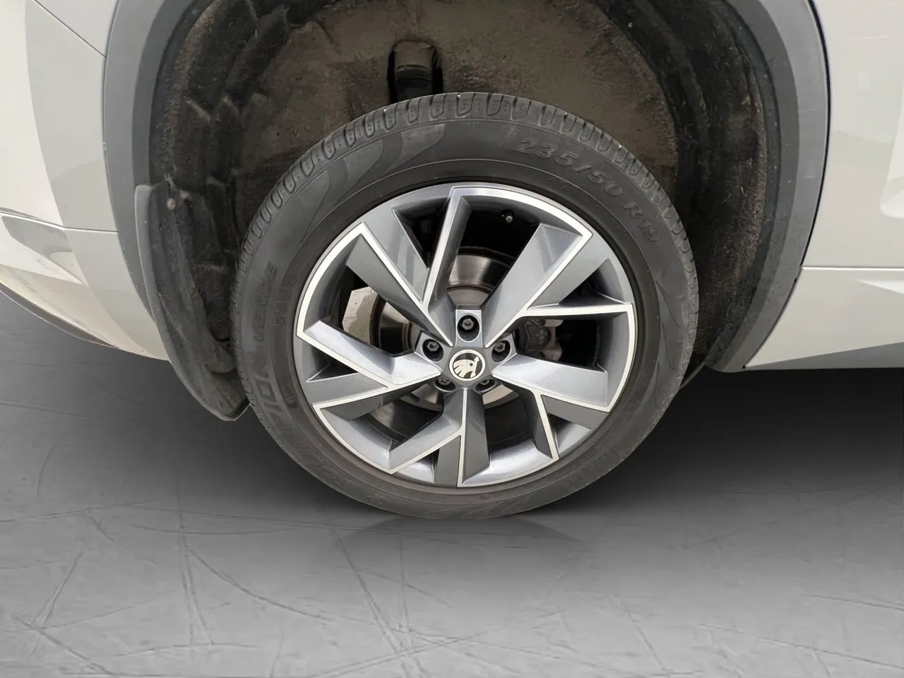 Vehicle image 35