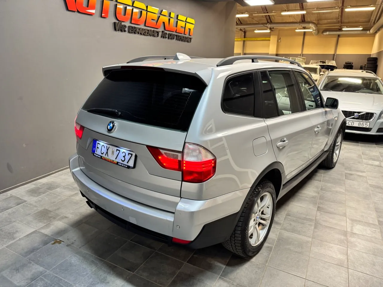 Vehicle image 3