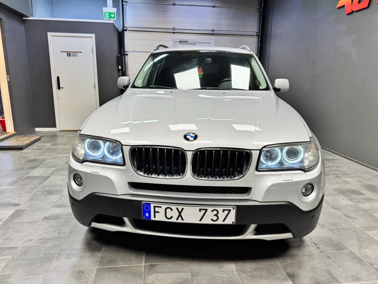 Vehicle image 7