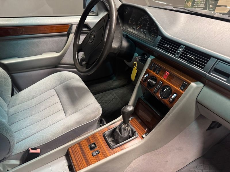 Mercedes E200 bild 7