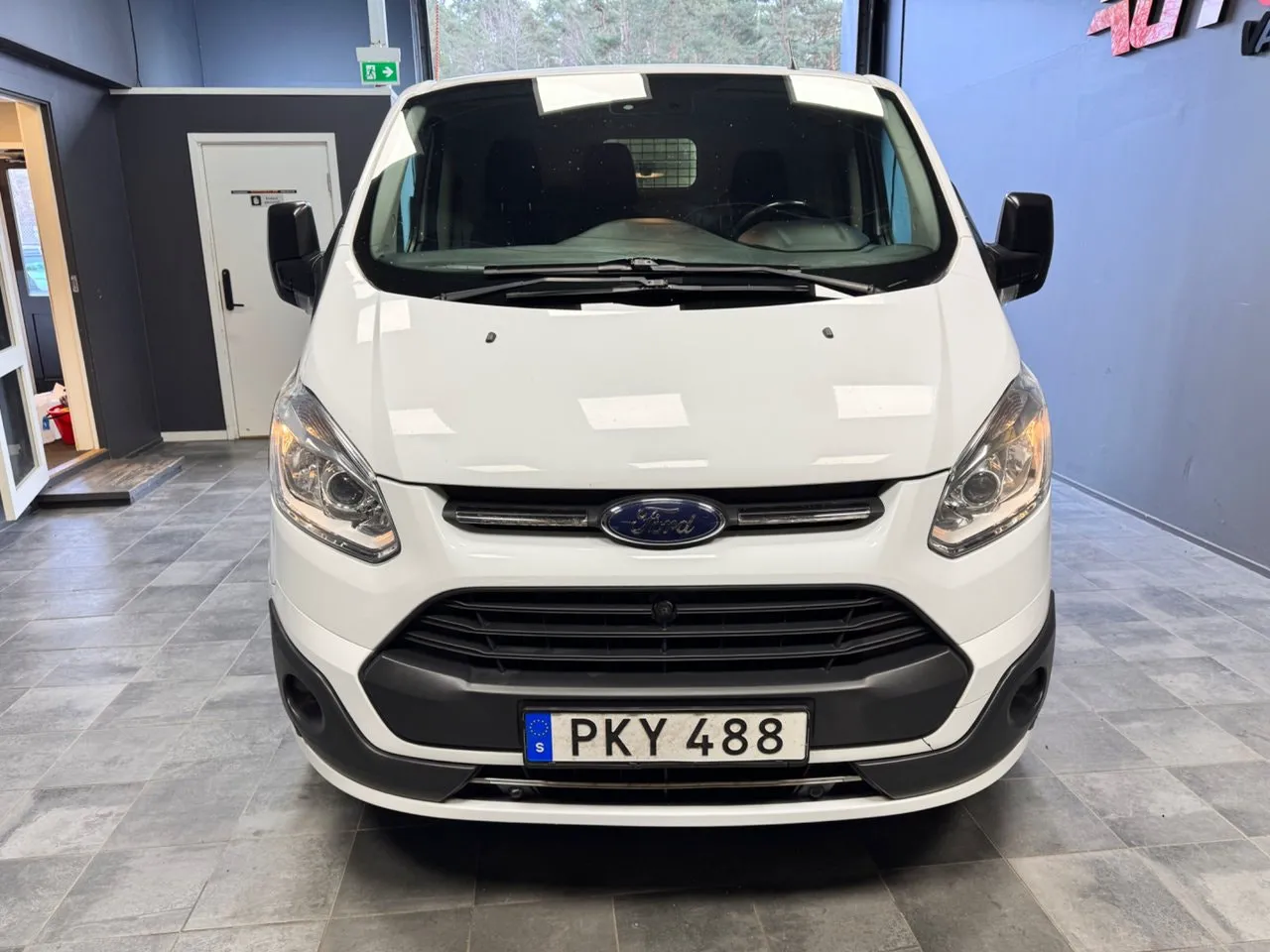 Vehicle image 8