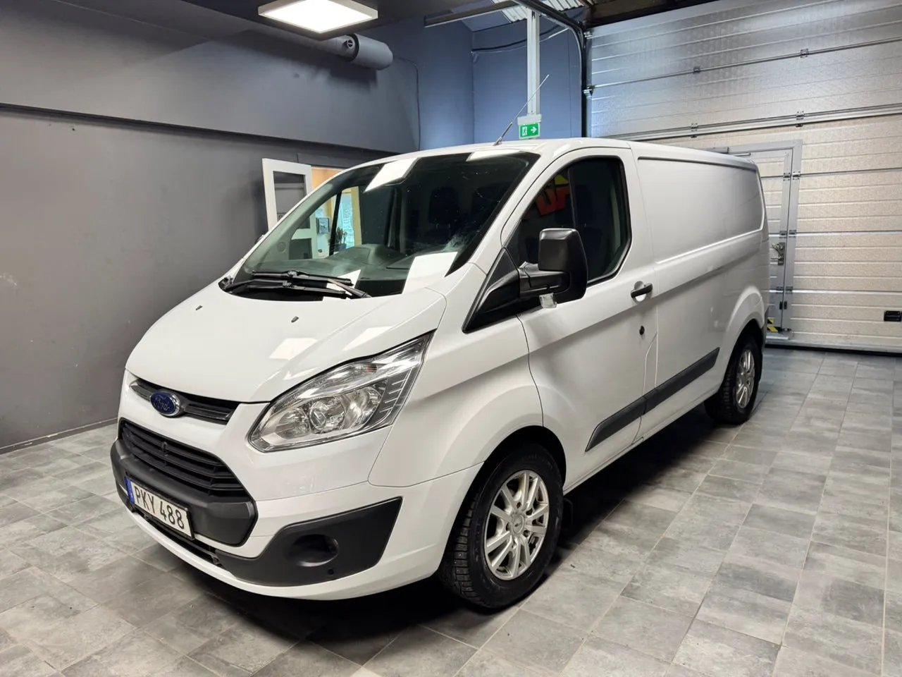 Vehicle image 1