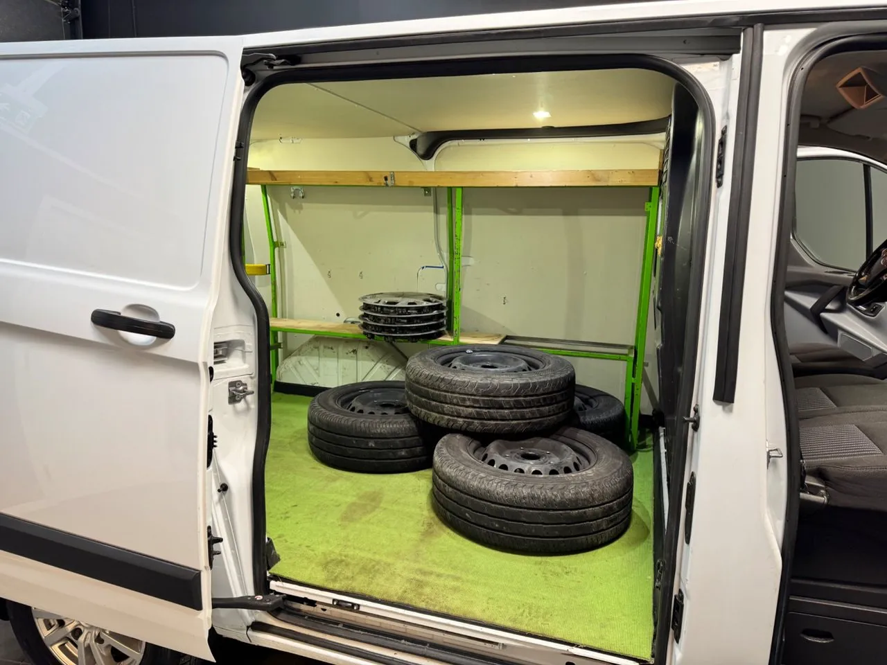 Vehicle image 5