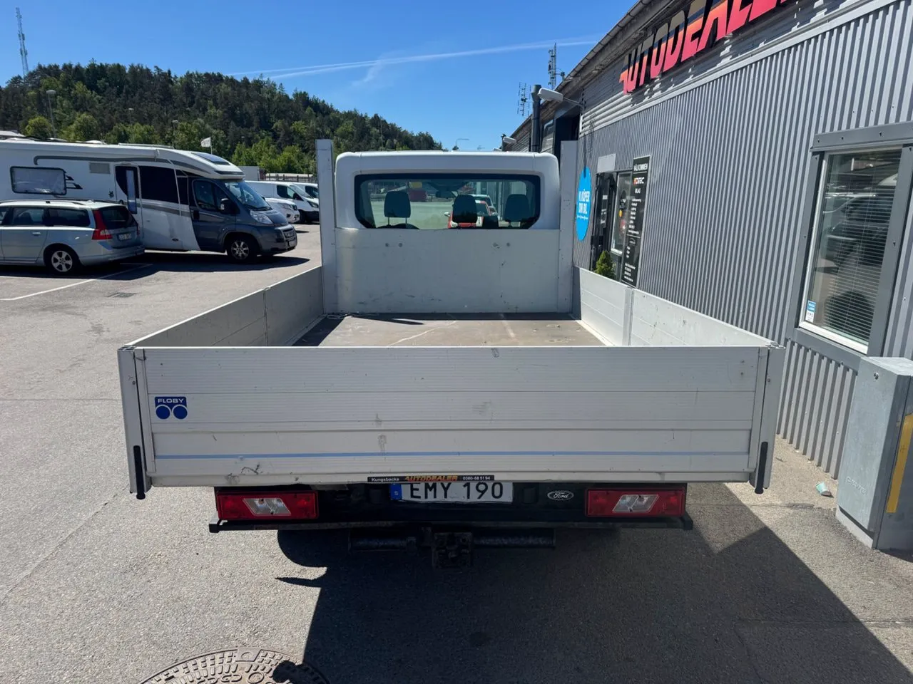 Vehicle image 5