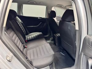 Volkswagen Passat bild 8